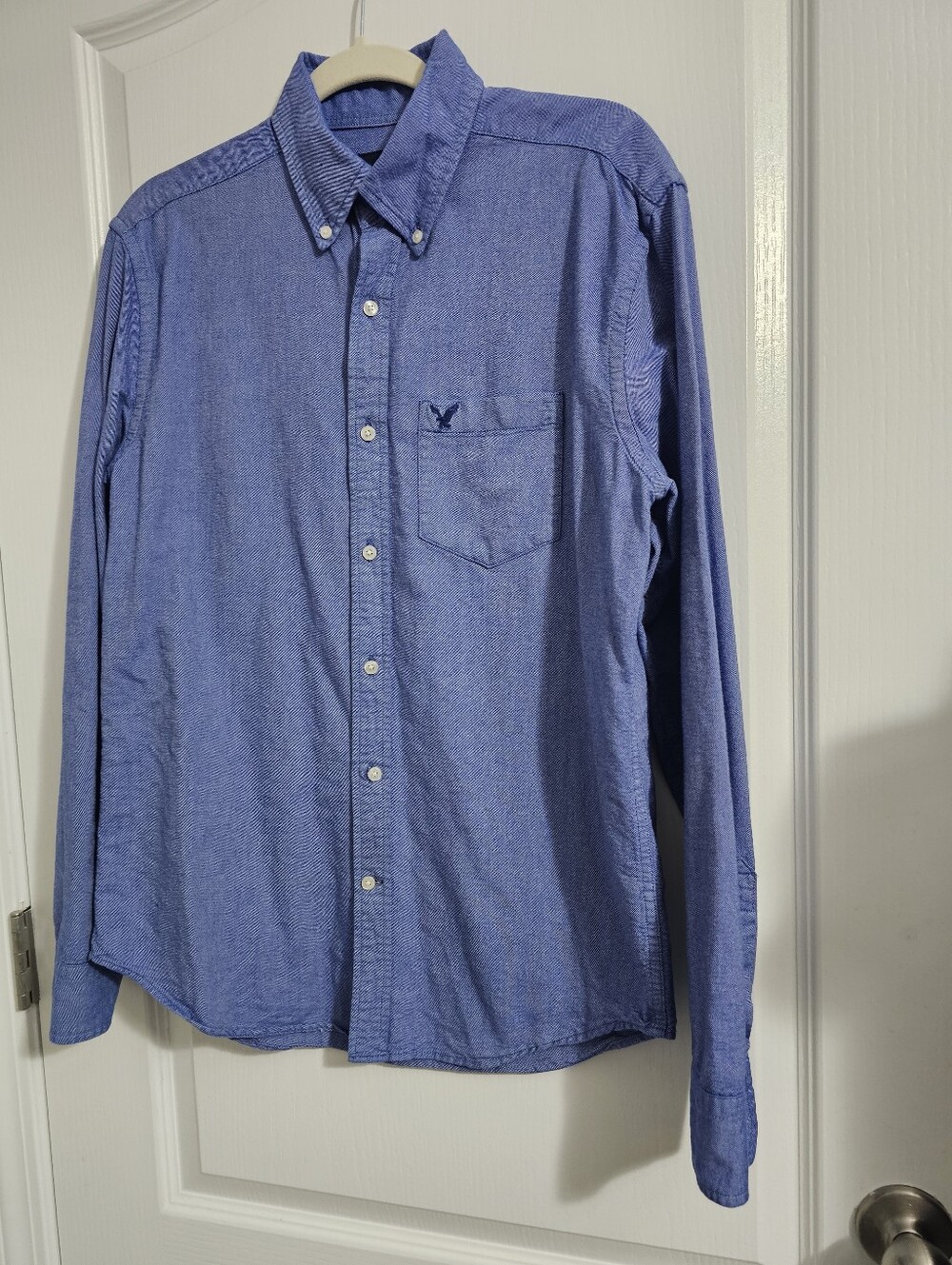 American Eagle Outfitters Men's Light Blue Button-Down Shirt Size Medium